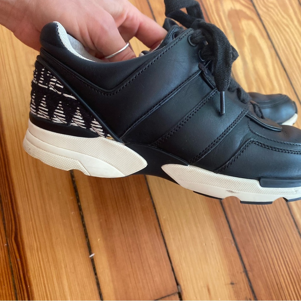 Chanel black white leather logo sneakers G 31711 - Picture 11 of 16